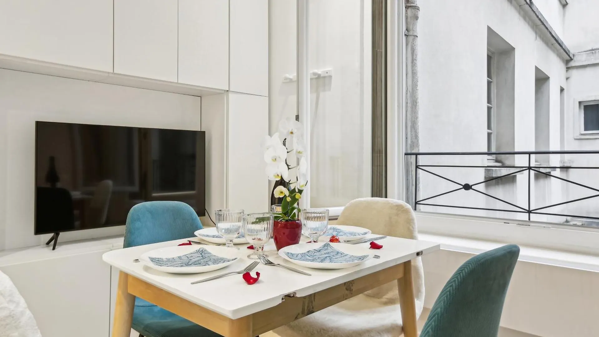 Lavie Maison : Ac & Center Of Apartment Paris