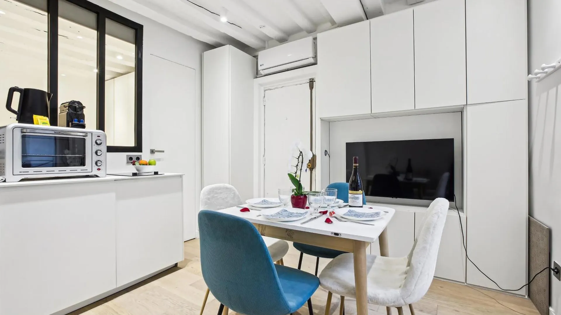 Lavie Maison : Ac & Center Of * Paris